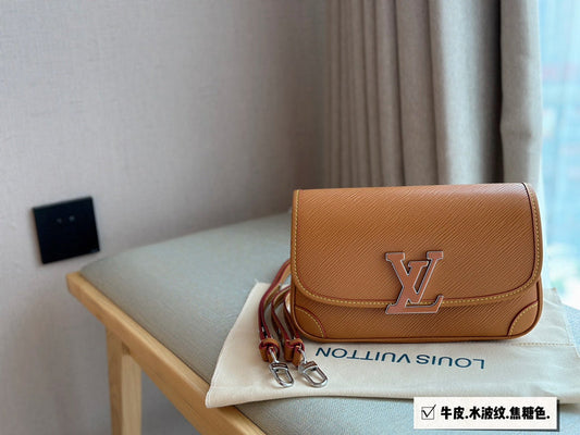 blara bags - Louis Vuittons - 14935