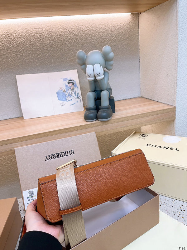 blara bags - Louis Vuittons  - 14926