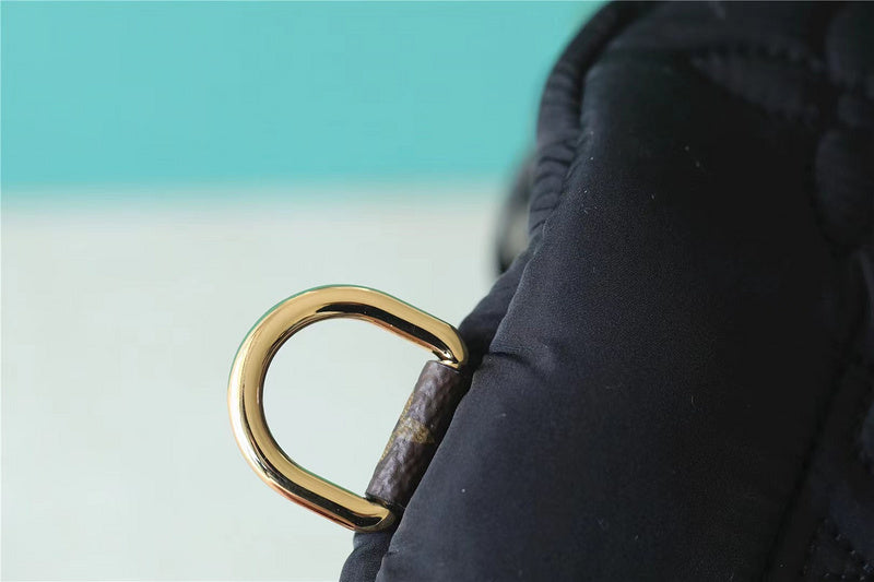 blara bags - Louis Vuittons  - 10329