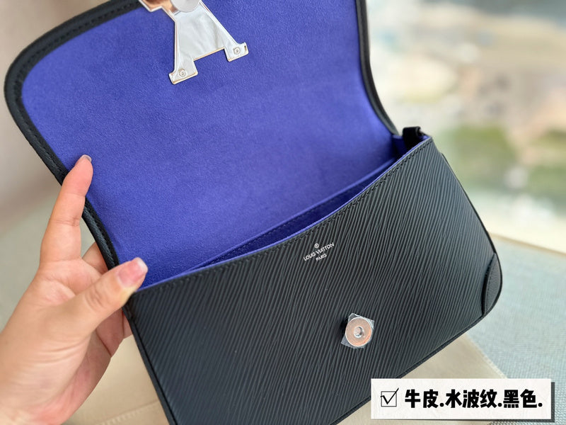 blara bags - Louis Vuittons  - 14934