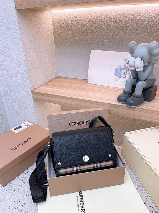 blara bags - Louis Vuittons  - 14926