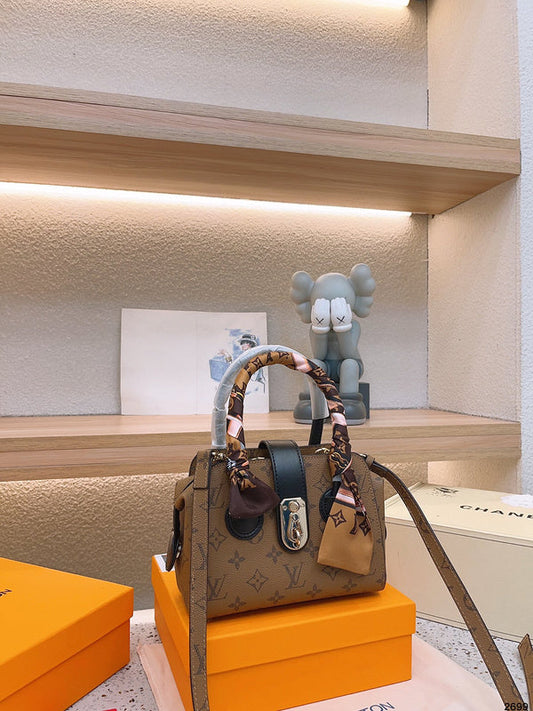 blara bags - Louis Vuittons  - 14904