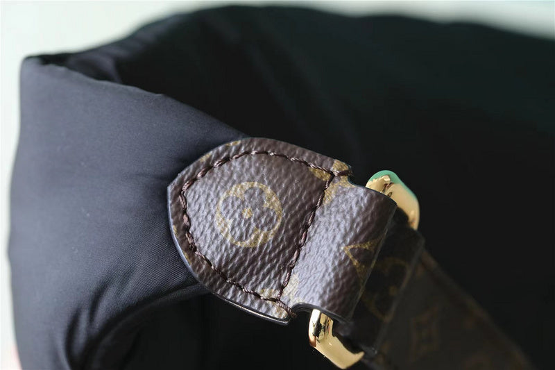 blara bags - Louis Vuittons  - 10329