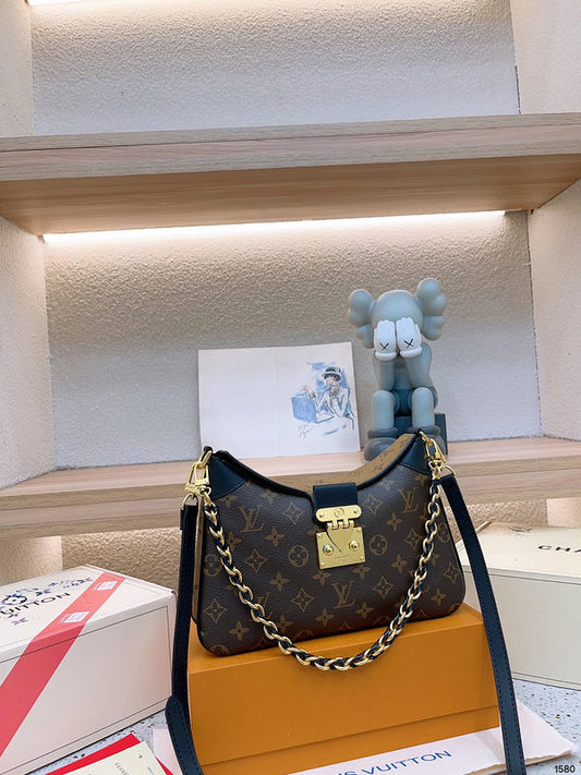 blara bags - Louis Vuittons  - 14907