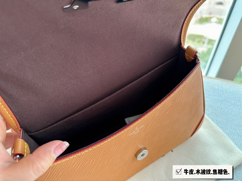 blara bags - Louis Vuittons  - 14935